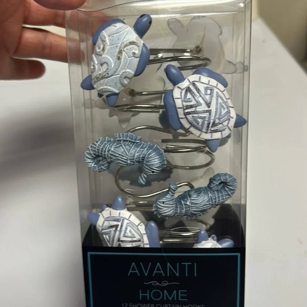 Turtle and Seahorse Shower hooks by Avanti Home. Set of 12. Blue. New in package